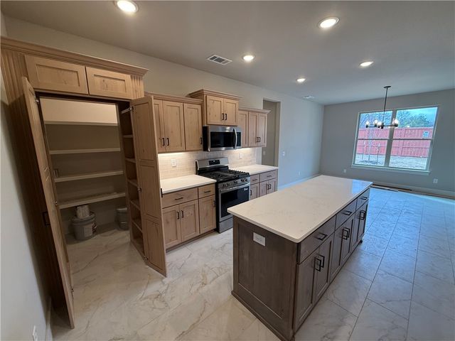 206 Doral Drive, Cave Springs, AR 72718