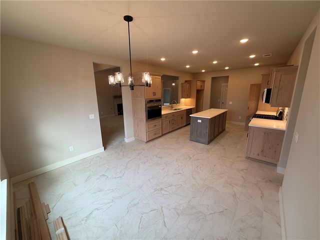 206 Doral Drive, Cave Springs, AR 72718