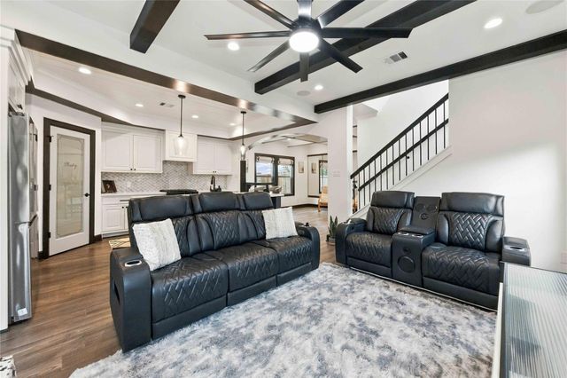 4738 Sunbeam Street, Houston, TX 77033