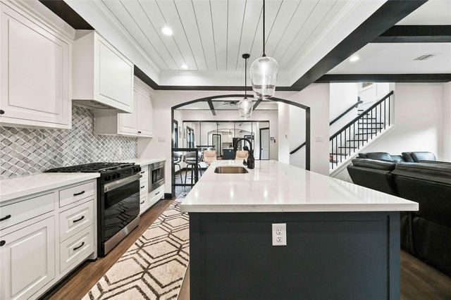 4738 Sunbeam Street, Houston, TX 77033