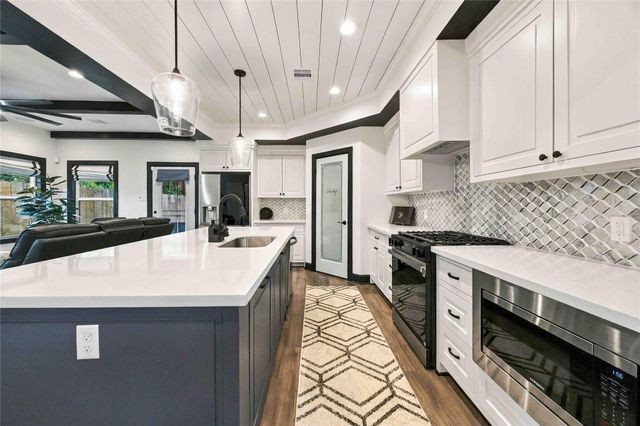 4738 Sunbeam Street, Houston, TX 77033