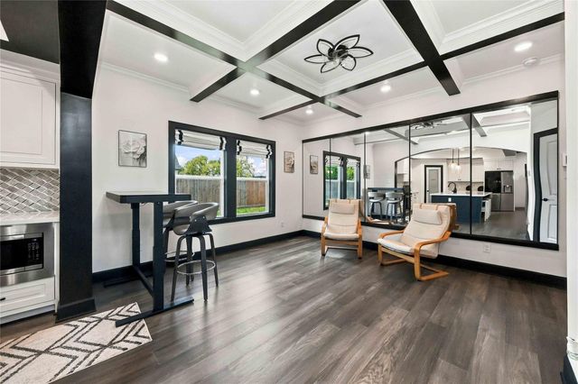 4738 Sunbeam Street, Houston, TX 77033