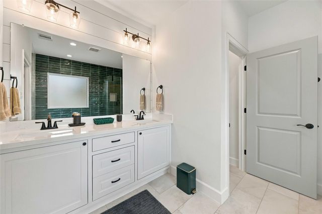 4738 Sunbeam Street, Houston, TX 77033