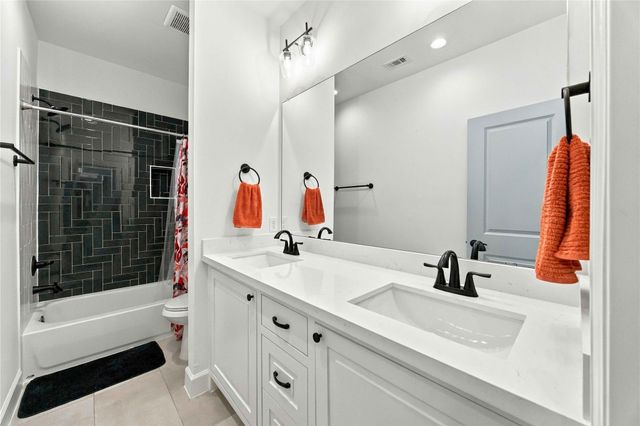4738 Sunbeam Street, Houston, TX 77033