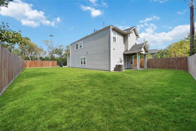 4738 Sunbeam Street, Houston, TX 77033