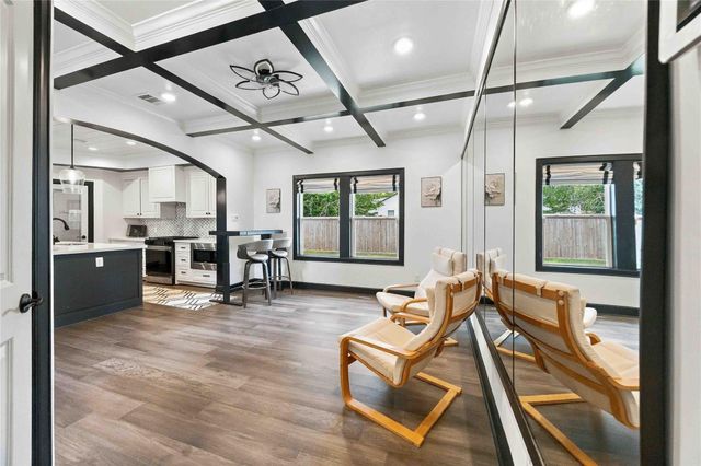 4738 Sunbeam Street, Houston, TX 77033
