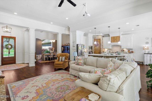 736 Clover Ridge Way, Brandon, MS 39047