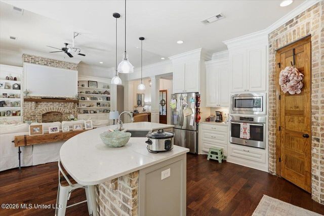 736 Clover Ridge Way, Brandon, MS 39047
