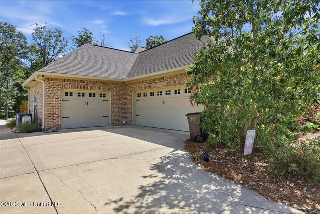 736 Clover Ridge Way, Brandon, MS 39047