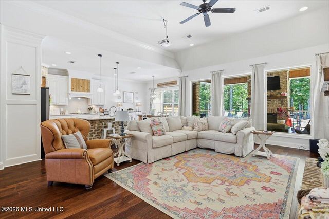 736 Clover Ridge Way, Brandon, MS 39047
