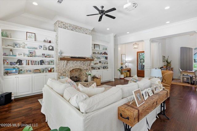 736 Clover Ridge Way, Brandon, MS 39047