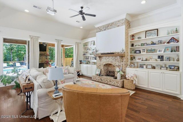 736 Clover Ridge Way, Brandon, MS 39047