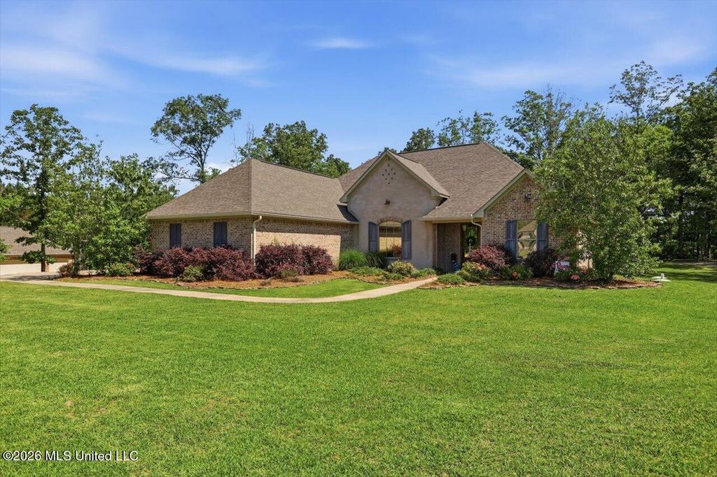736 Clover Ridge Way, Brandon, MS 39047