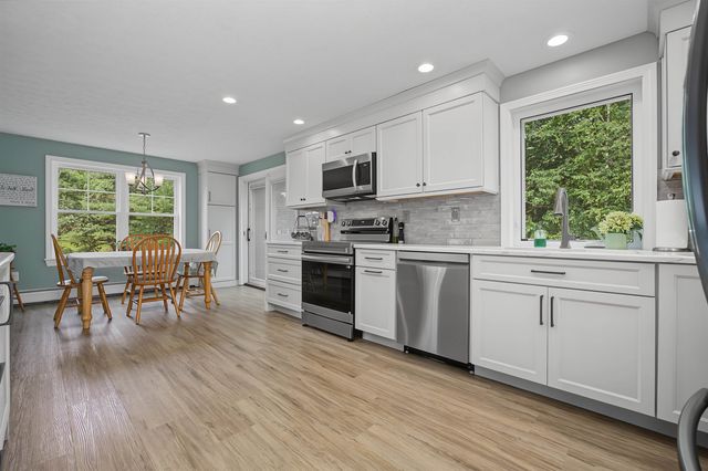 13 Brandy Circle, Litchfield, NH 03052