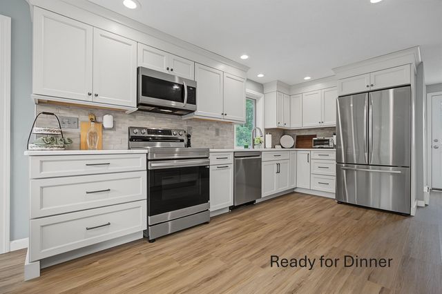 13 Brandy Circle, Litchfield, NH 03052