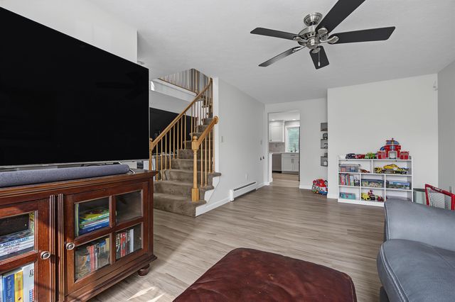 13 Brandy Circle, Litchfield, NH 03052