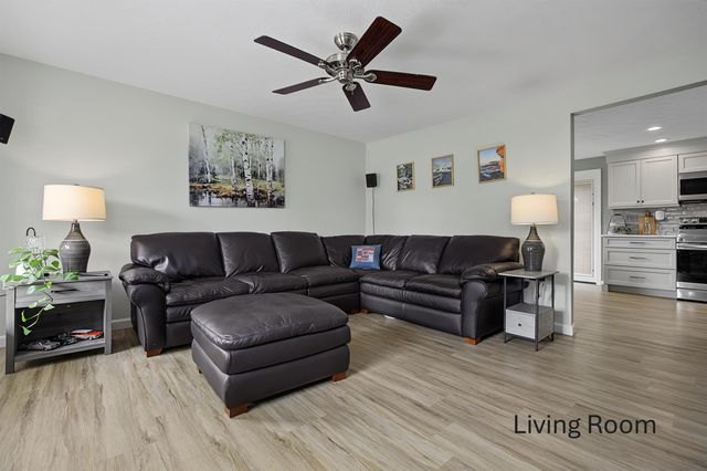 13 Brandy Circle, Litchfield, NH 03052