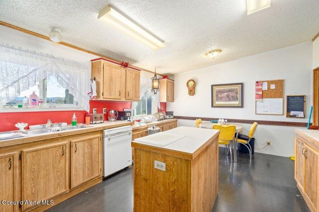 3520 West CRANSTON AVE, Hayden, ID 83835