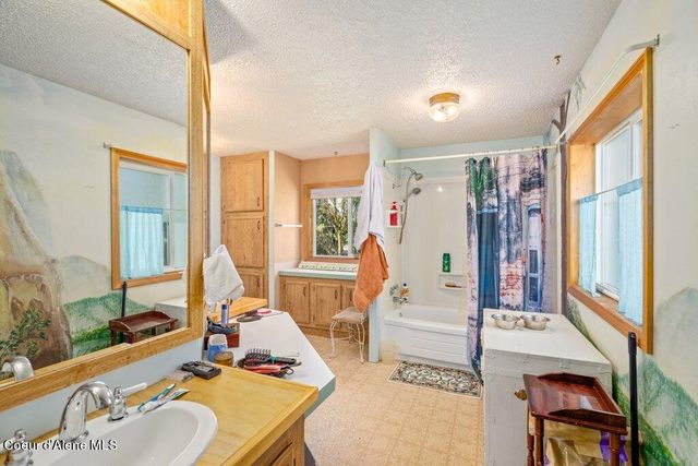 3520 West CRANSTON AVE, Hayden, ID 83835