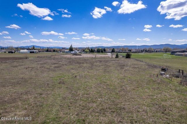 3520 West CRANSTON AVE, Hayden, ID 83835