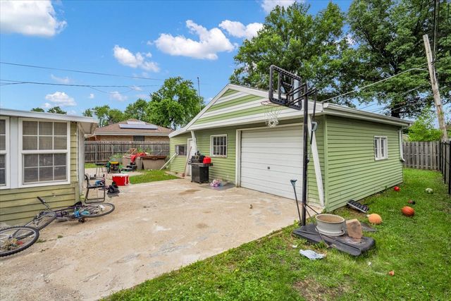 8949 Olympic Drive, Bridgeview, IL 60455