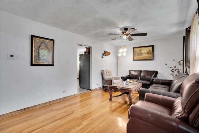 8949 Olympic Drive, Bridgeview, IL 60455
