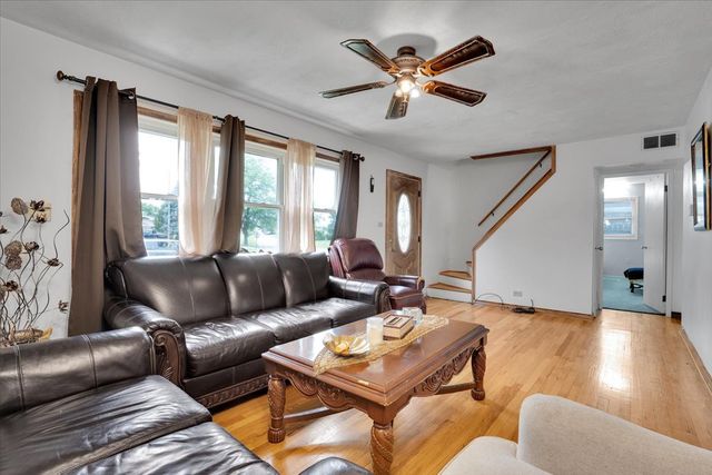 8949 Olympic Drive, Bridgeview, IL 60455