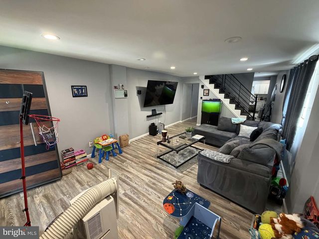 225 2ND ST, Darby, PA 19023