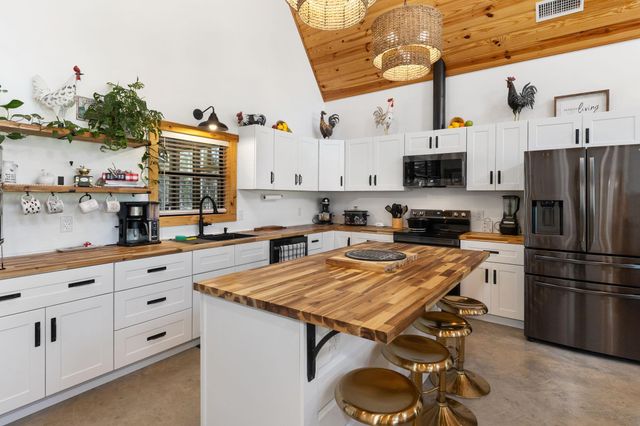 1569 Fm 1746, Woodville, TX 75979