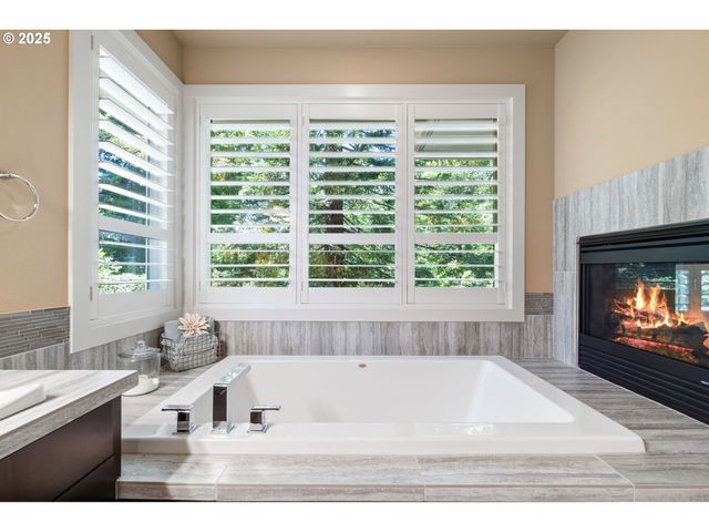 3425 Sw 57TH Ave, Portland, OR 97221