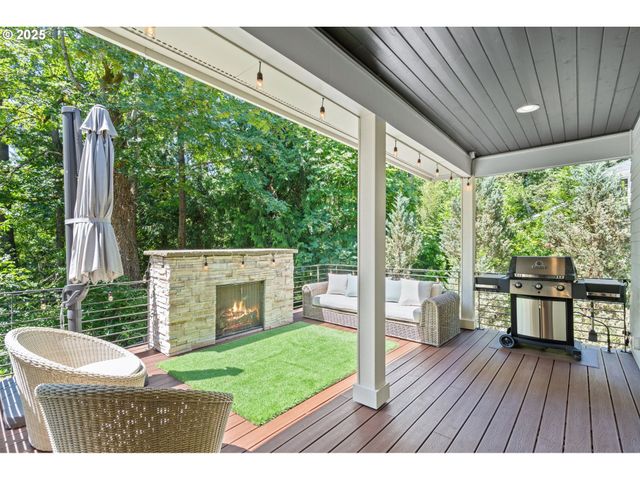 3425 Sw 57TH Ave, Portland, OR 97221