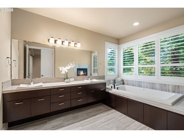 3425 Sw 57TH Ave, Portland, OR 97221