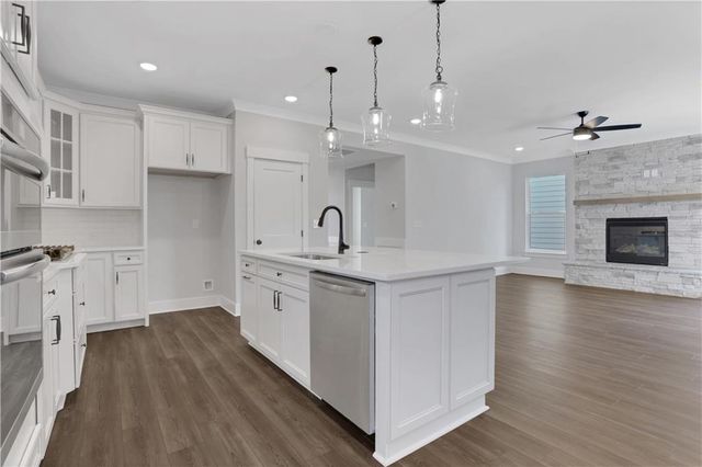 139 Marble Tree Way, Ball Ground, GA 30107