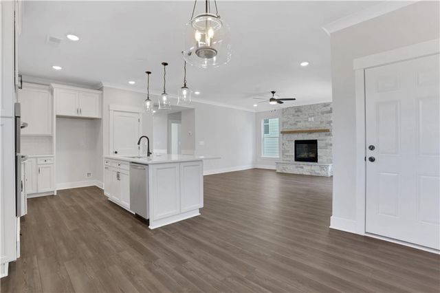 139 Marble Tree Way, Ball Ground, GA 30107