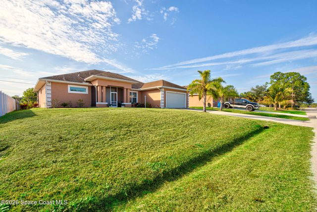 462 Gancedo Street SW, Palm Bay, FL 32908