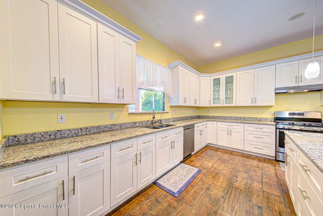 462 Gancedo Street SW, Palm Bay, FL 32908