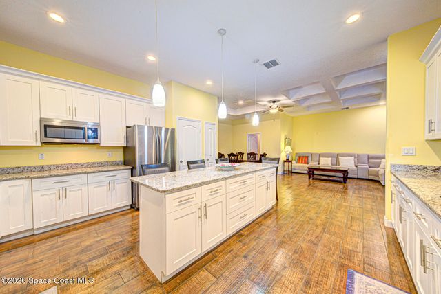 462 Gancedo Street SW, Palm Bay, FL 32908