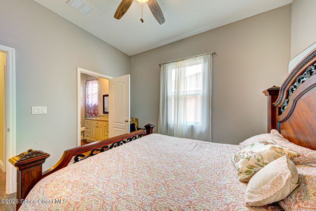 462 Gancedo Street SW, Palm Bay, FL 32908