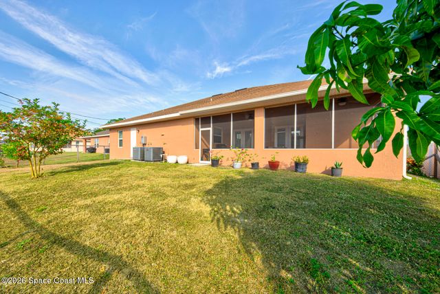 462 Gancedo Street SW, Palm Bay, FL 32908