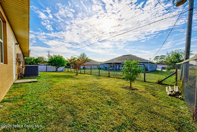 462 Gancedo Street SW, Palm Bay, FL 32908