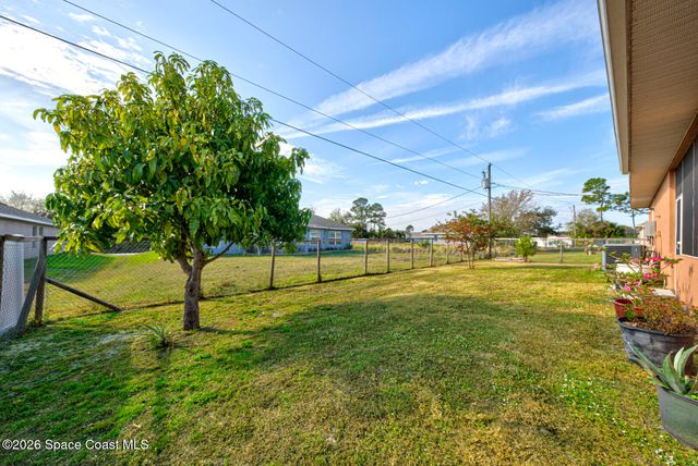 462 Gancedo Street SW, Palm Bay, FL 32908