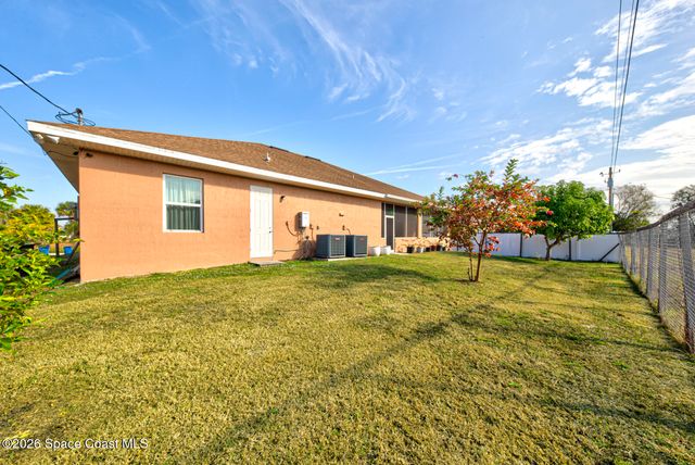 462 Gancedo Street SW, Palm Bay, FL 32908