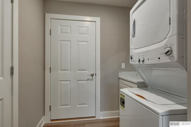 19706 Piney Creek Drive, Elkhorn, NE 68022