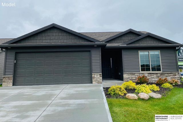 19706 Piney Creek Drive, Elkhorn, NE 68022