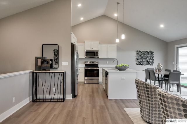 19706 Piney Creek Drive, Elkhorn, NE 68022