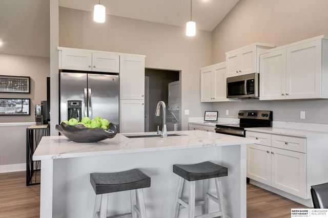 19706 Piney Creek Drive, Elkhorn, NE 68022