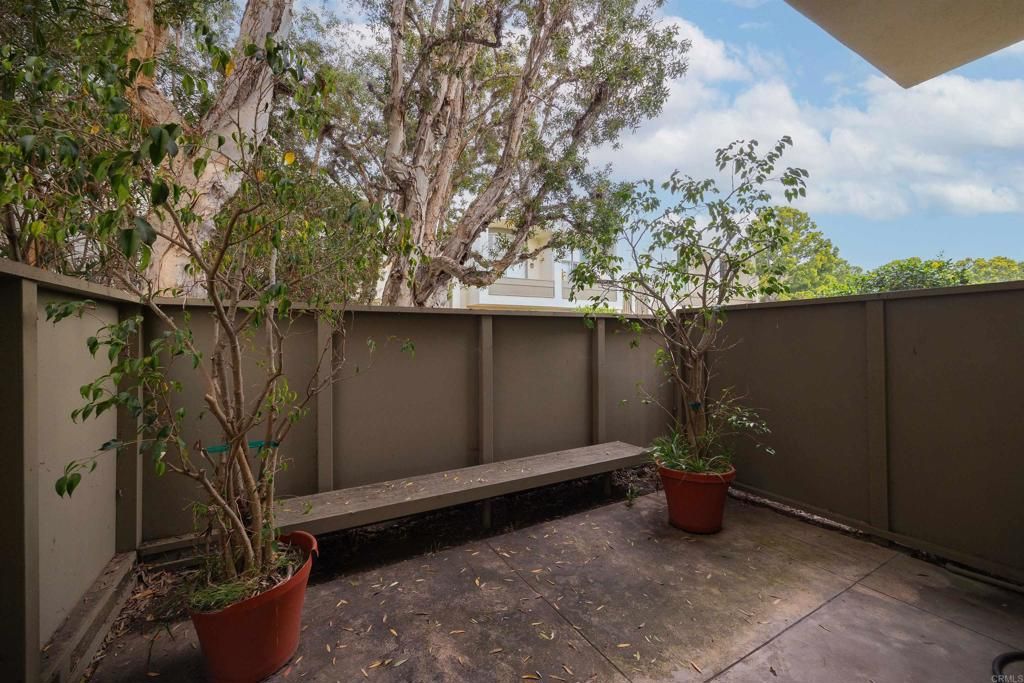 Image 16 of property listing at 13236 Fiji Way L, Marina Del Rey, CA 90292