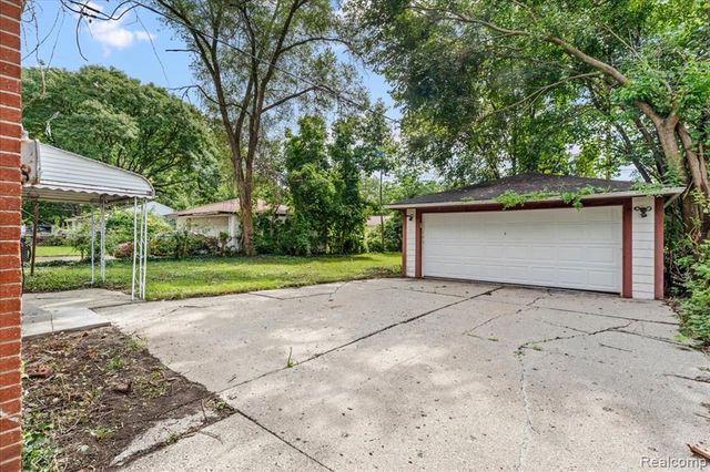 22435 Pembroke Avenue, Detroit, MI 48219