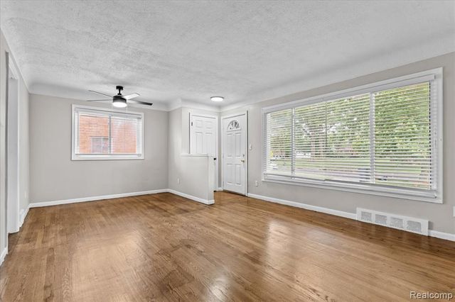 22435 Pembroke Avenue, Detroit, MI 48219