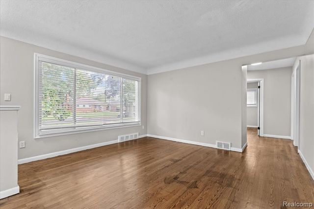 22435 Pembroke Avenue, Detroit, MI 48219